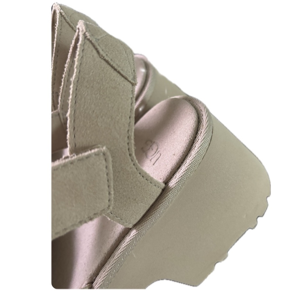 (SOLD) UGG WOMEN 8 NEW HEIGHTS PLATFORM SANDAL IN MUSTARD SEED NWOB CUSHIONED - Picture 10 of 10